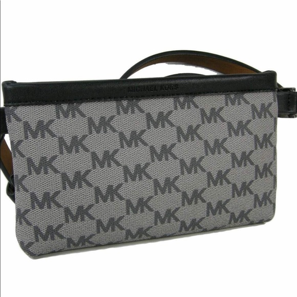 ‏Michael Kors - Picture 2 of 7